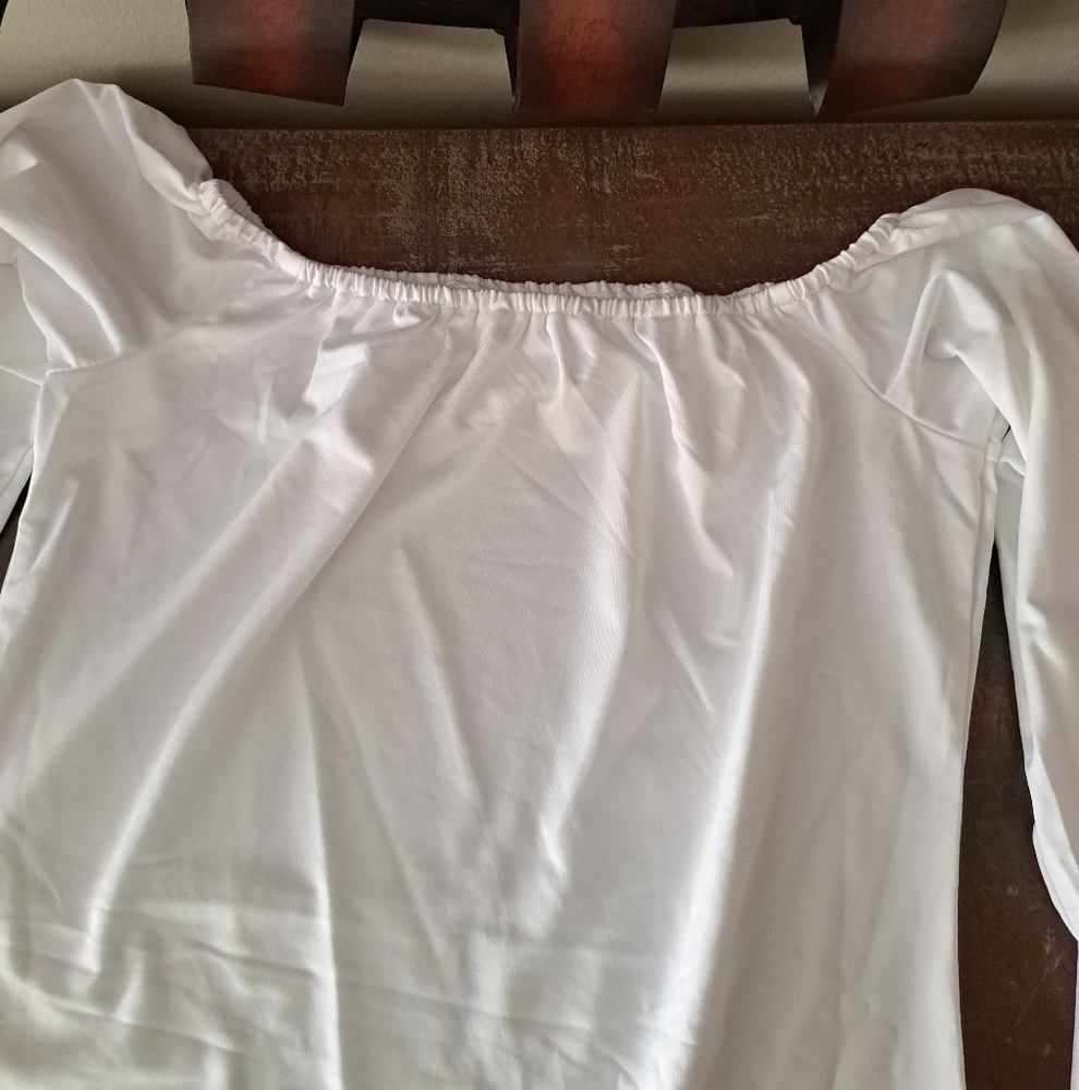 ♥️New boutique slim fit off the shoulder top - Picture 7 of 8